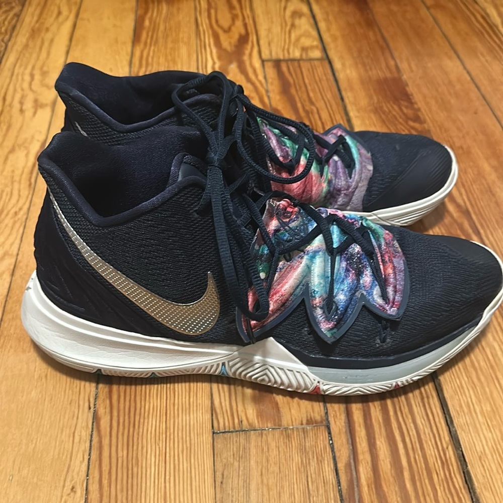 Nike Kyrie 5 Galaxy Mens size 13